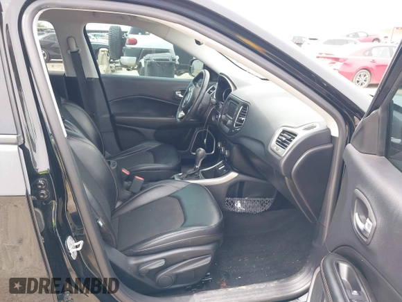2018 Jeep Compass Latitude with VIN 3C4NJCBB6JT108842, listed as a IAAI auction lot 42221324 with 112,046 mi miles and . Bid and sale history available at DreamBid. Image 5.