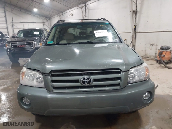 2006 Toyota Highlander w/3rd Row with VIN JTEEP21A460153635, listed as a IAAI auction lot 41618056 with 136,204 mi miles. Bid and sale history available at carsss.com. Image 12.