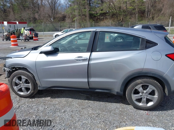 2017 Honda HR-V LX with VIN 3CZRU6H33HM729657, listed as a IAAI auction lot 41844221 with 181,047 mi miles. Bid and sale history available at carsss.com. Image 14.