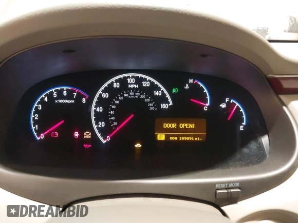2006 Hyundai Azera SE with VIN KMHFC46F56A095383, listed as a IAAI auction lot 42373827 with 189,091 mi miles and . Bid and sale history available at DreamBid. Image 7.