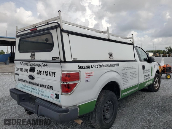 2014 Ford F-150 XL with VIN 1FTMF1CM2EKF16215, listed as a Copart auction lot 64778775 with 242,400 mi miles and Clean title. Bid and sale history available at DreamBid. Image 3.