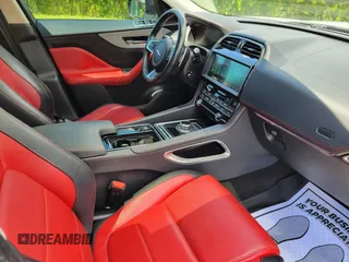 2020 Jaguar F-Pace 25t Checkered Flag Edition z VIN SADCP2FX4LA616988, wystawiony jako IAAI lot #42837127 z przebiegiem 107 925 mil mil oraz . Historia ofert i sprzedaży dostępna na DreamBid. Obrazek 5.