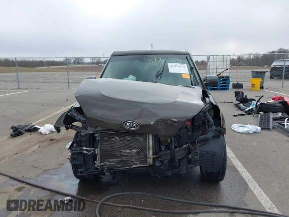 2010 Kia Soul + with VIN KNDJT2A21A7159044, listed as a IAAI auction lot 41877813 with 121,814 mi miles. Bid and sale history available at carsss.com. Image 12.