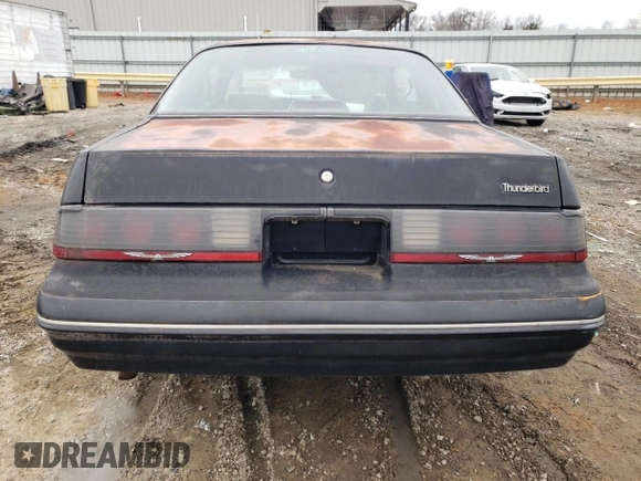 1988 Ford Thunderbird with VIN 1FABP6048JH134905, listed as a Copart auction lot 89320505 with 171,447 mi miles and Clean Title. Bid and sale history available at carsss.com. Image 6.