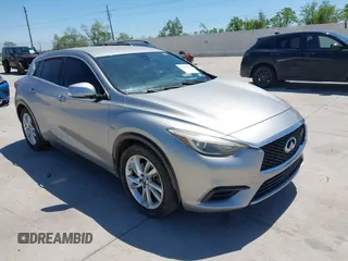2017 Infiniti QX30 Premium z VIN SJKCH5CP3HA033346, wystawiony jako IAAI lot #41929318 z przebiegiem 99 460 mil mil oraz . Historia ofert i sprzedaży dostępna na DreamBid. Obrazek 1.
