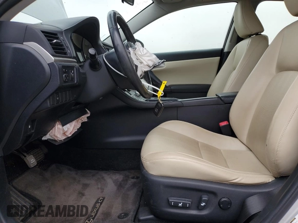 2012 Lexus CT 200h z VIN JTHKD5BH4C2121084, wystawiony jako Copart lot #60842335 z przebiegiem 125 141 mil mil oraz Szkoda całkowita • Salvage title. Historia ofert i sprzedaży dostępna na DreamBid. Obrazek 7.