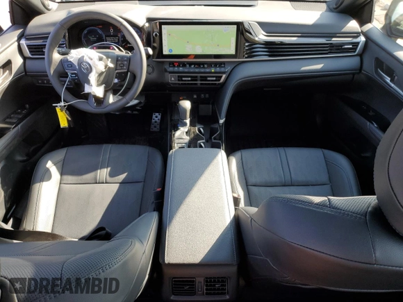 2025 Toyota Camry LE z VIN 4T1DBADK5SU015503, wystawiony jako Copart lot #51480665 z przebiegiem 3 525 mil mil oraz Szkoda całkowita • Salvage title. Historia ofert i sprzedaży dostępna na DreamBid. Obrazek 8.