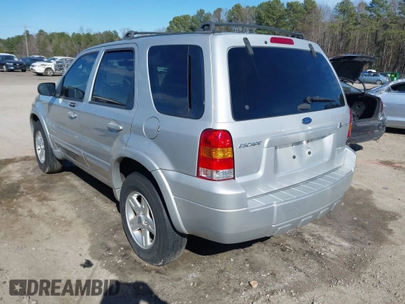 2005 Ford Escape Hybrid with VIN 1FMCU95H45KD16867, listed as a IAAI auction lot 41661311 with 206,698 mi miles. Bid and sale history available at carsss.com. Image 3.