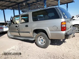 2003 Chevrolet Suburban LT with VIN 3GNGK26U33G203907, listed as a Copart auction lot 46903905 with 318,022 mi miles and Salvage Title. Bid and sale history available at carsss.com. Image 2.