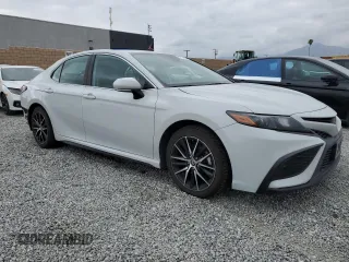 2022 Toyota Camry SE with VIN 4T1G11AK0NU002196, listed as a Copart auction lot 52739605 with 47,586 mi miles and Salvage Title. Bid and sale history available at DreamBid. Image 4.