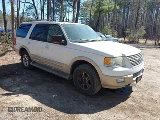 2005 Ford Expedition Eddie Bauer with VIN 1FMFU185X5LB08759, listed as a IAAI auction lot 41767650 with 272,530 mi miles. Bid and sale history available at carsss.com. Image 1.