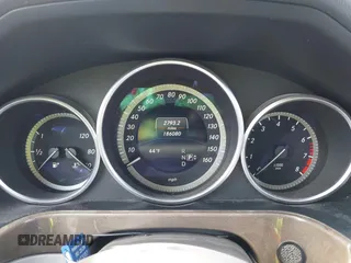 2014 Mercedes-Benz E 350 Sport z VIN WDDHF5KB5EA897885, wystawiony jako IAAI lot #41610599 z przebiegiem 186 080 mil mil oraz . Historia ofert i sprzedaży dostępna na DreamBid. Obrazek 7.