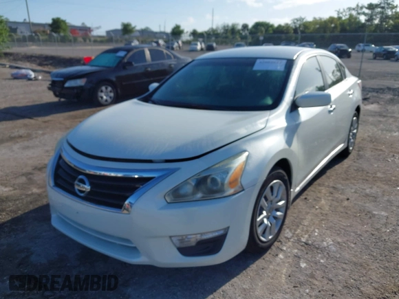 2014 Nissan Altima SV with VIN 1N4AL3AP3EC422980, listed as a IAAI auction lot 42002612 with 147,147 mi miles and . Bid and sale history available at carsss.com. Image 6.