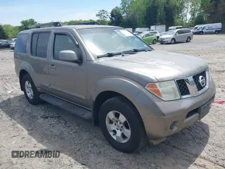 2006 Nissan Pathfinder SE z VIN 5N1AR18W56C642984, wystawiony jako IAAI lot #42063835 z przebiegiem 158 685 mil mil oraz . Historia ofert i sprzedaży dostępna na DreamBid. Obrazek 1.