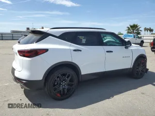 2024 Chevrolet Blazer LT z VIN 3GNKBDRS1RS219190, wystawiony jako Copart lot #53157555 z przebiegiem 13 013 mil mil oraz Szkoda całkowita • Salvage title. Historia ofert i sprzedaży dostępna na DreamBid. Obrazek 3.