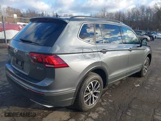 2020 Volkswagen Tiguan SE with VIN 3VV2B7AX8LM129274, listed as a IAAI auction lot 41214900 with 18,655 mi miles. Bid and sale history available at carsss.com. Image 4.