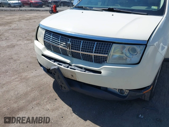 2008 Lincoln MKX with VIN 2LMDU88C48BJ17142, listed as a IAAI auction lot 42144487 with 239,637 mi miles. Bid and sale history available at carsss.com. Image 6.