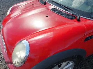 2008 MINI Convertible z VIN WMWRF33558TG19508, wystawiony jako IAAI lot #41929316 z przebiegiem 99 514 mil mil oraz . Historia ofert i sprzedaży dostępna na DreamBid. Obrazek 6.