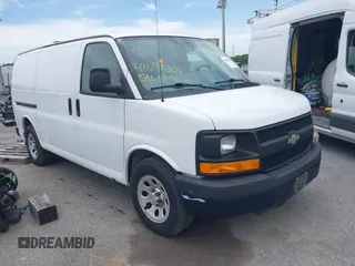 2013 Chevrolet Express Cargo z VIN 1GCSGAFX4D1159845, wystawiony jako IAAI lot #42098064 z przebiegiem 289 006 mil mil oraz . Historia ofert i sprzedaży dostępna na DreamBid. Obrazek 1.