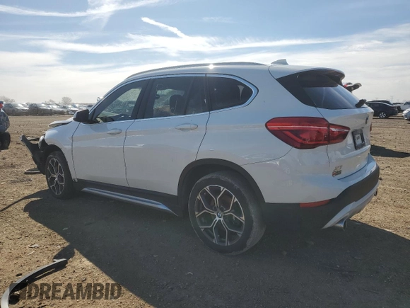 2021 BMW X1 xDrive28i z VIN WBXJG9C02M5S18999, wystawiony jako Copart lot #50194425 z przebiegiem 62 355 mil mil oraz Szkoda całkowita • Salvage title. Historia ofert i sprzedaży dostępna na DreamBid. Obrazek 2.