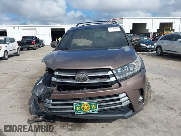 2018 Toyota Highlander Limited с VIN 5TDDZRFH7JS492422, выставлен на аукционе IAAI как лот 41125631 с пробегом 112 045 миль миль и . История ставок и продаж доступна на DreamBid. Изображение 12.