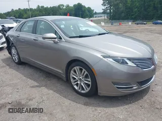 2016 Lincoln MKZ z VIN 3LN6L2G90GR621326, wystawiony jako IAAI lot #42375905 z przebiegiem 56 169 mil mil oraz . Historia ofert i sprzedaży dostępna na DreamBid. Obrazek 1.