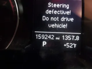 2013 Audi A4 Premium z VIN WAUBFAFLXDN033270, wystawiony jako IAAI lot #41608616 z przebiegiem 159 242 mil mil oraz . Historia ofert i sprzedaży dostępna na DreamBid. Obrazek 15.