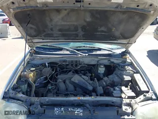 2005 Ford Escape Limited with VIN 1FMCU94145KA63604, listed as a IAAI auction lot 41825343 with 179,263 mi miles. Bid and sale history available at carsss.com. Image 10.