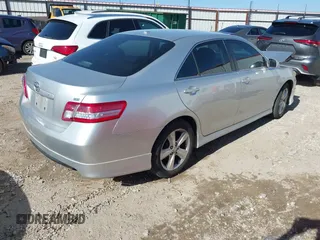 2011 Toyota Camry LE z VIN 4T1BF3EK3BU742628, wystawiony jako IAAI lot #41724697 z przebiegiem 193 726 mil mil oraz . Historia ofert i sprzedaży dostępna na DreamBid. Obrazek 4.