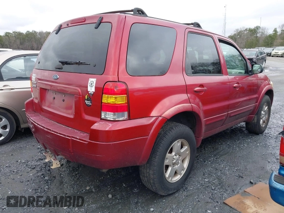 2007 Ford Escape Limited with VIN 1FMYU94127KB58591, listed as a IAAI auction lot 41563492 with 117,101 mi miles. Bid and sale history available at carsss.com. Image 4.