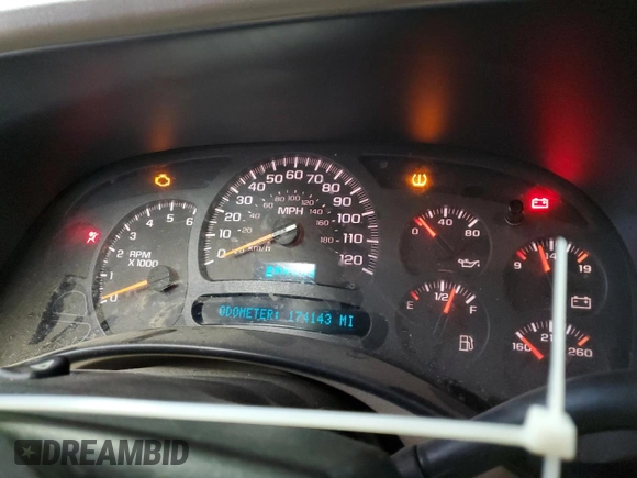 2004 Chevrolet Suburban Z71 with VIN 3GNFK16ZX4G119022, listed as a Copart auction lot 43548145 with 174,143 mi miles and Salvage Title. Bid and sale history available at carsss.com. Image 9.