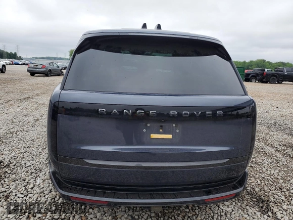 2025 Land Rover Range Rover SE with VIN SALKP9FU4SA284208, listed as a Copart auction lot 55233495 with 10,801 mi miles and Salvage title. Bid and sale history available at DreamBid. Image 6.