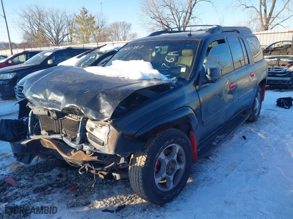 2005 Chevrolet TrailBlazer LS with VIN 1GNET16S556117614, listed as a IAAI auction lot 41320947 with 177,726 mi miles. Bid and sale history available at carsss.com. Image 16.