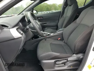 2022 Toyota C-HR XLE z VIN JTNKHMBX8N1130642, wystawiony jako Copart lot #52050795 z przebiegiem 56 789 mil mil oraz Szkody całkowita. Historia ofert i sprzedaży dostępna na DreamBid. Obrazek 7.