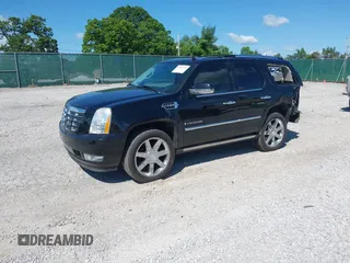 2007 Cadillac Escalade z VIN 1GYFK63827R347144, wystawiony jako IAAI lot #42265376 z przebiegiem 240 898 mil mil oraz . Historia ofert i sprzedaży dostępna na DreamBid. Obrazek 2.