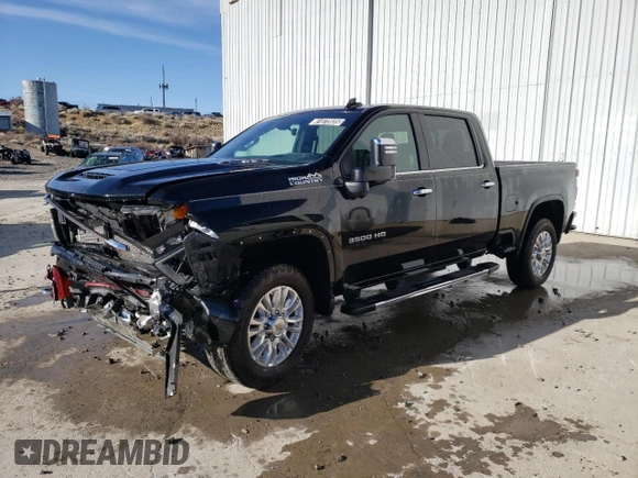 2022 Chevrolet Silverado 3500HD High Country with VIN 2GC4YVEY5N1226357, listed as a Copart auction lot 41872035 with 10,950 mi miles and Clean Title. Bid and sale history available at carsss.com. Image 1.