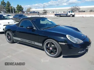2001 Porsche Boxster with VIN WP0CA29891U621813, listed as a IAAI auction lot 41831917 with 195,179 mi miles. Bid and sale history available at carsss.com. Image 1.