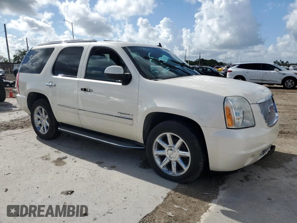 2013 GMC Yukon Denali with VIN 1GKS1EEF0DR301812, listed as a Copart auction lot 70560564 with 0 mi miles and Salvage Title. Bid and sale history available at carsss.com. Image 4.