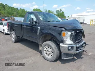 2020 Ford F-250 XL z VIN 1FTBF2B6XLEC36246, wystawiony jako IAAI lot #42405683 z przebiegiem 68 879 mil mil oraz . Historia ofert i sprzedaży dostępna na DreamBid. Obrazek 1.