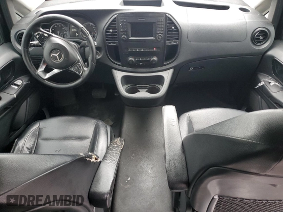 2018 Mercedes-Benz Metris Passenger z VIN WD4PG2EEXJ3413754, wystawiony jako Copart lot #61470415 z przebiegiem 201 761 mil mil oraz Czysty tytuł • Clean title. Historia ofert i sprzedaży dostępna na DreamBid. Obrazek 8.