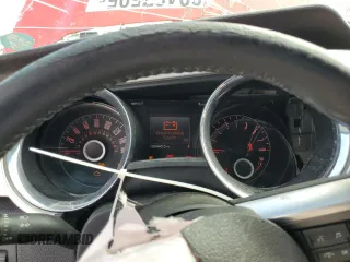 2014 Ford Mustang V6 z VIN 1ZVBP8EM1E5279402, wystawiony jako Copart lot #62467595 z przebiegiem 138 440 mil mil oraz Nie do naprawy • Non repairable. Historia ofert i sprzedaży dostępna na DreamBid. Obrazek 9.
