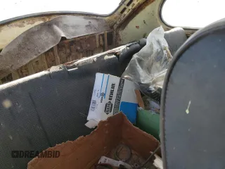 1971 Volkswagen Beetle z VIN 1112755036, wystawiony jako Copart lot #89288115 z przebiegiem 245 355 mil mil oraz Czysty tytuł • Clean title. Historia ofert i sprzedaży dostępna na DreamBid. Obrazek 10.