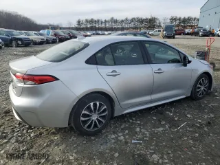 2020 Toyota Corolla LE with VIN JTDEPRAE5LJ090518, listed as a Copart auction lot 48414155 with 82,202 mi miles and Salvage Title. Bid and sale history available at carsss.com. Image 3.