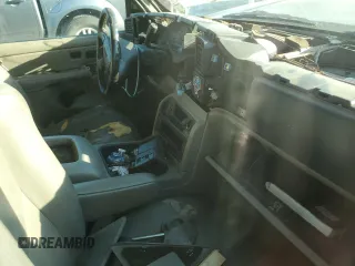 2005 GMC Yukon SLT with VIN 1GKEC13T45R126586, listed as a Copart auction lot 77311914 with 0 mi miles and Salvage Title. Bid and sale history available at carsss.com. Image 8.