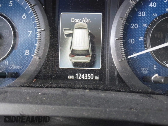 2018 Toyota Sienna XLE Auto Access Seat with VIN 5TDYZ3DC0JS928646, listed as a IAAI auction lot 40179964 with 124,350 mi miles and . Bid and sale history available at DreamBid. Image 16.