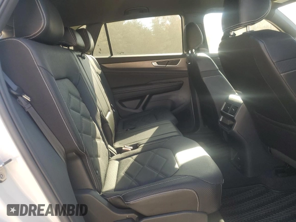 2024 Volkswagen Atlas SE with VIN 1V2LE2CA0RC236608, listed as a Copart auction lot 79430654 with 9,705 mi miles and Salvage title. Bid and sale history available at DreamBid. Image 11.