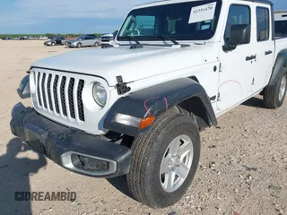 2023 Jeep Gladiator Sport S с VIN 1C6HJTAG0PL533933, выставлен на аукционе IAAI как лот 42351470 с пробегом 57 982 миль миль и . История ставок и продаж доступна на DreamBid. Изображение 6.