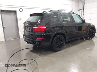 2012 BMW X5 35d z VIN 5UXZW0C58CL671740, wystawiony jako IAAI lot #41158203 z przebiegiem 97 451 mil mil oraz . Historia ofert i sprzedaży dostępna na DreamBid. Obrazek 4.