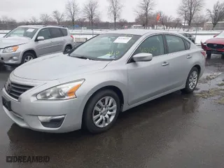2013 Nissan Altima 2.5 SL with VIN 1N4AL3AP2DC256434, listed as a IAAI auction lot 41530419 with 137,540 mi miles. Bid and sale history available at carsss.com. Image 2.