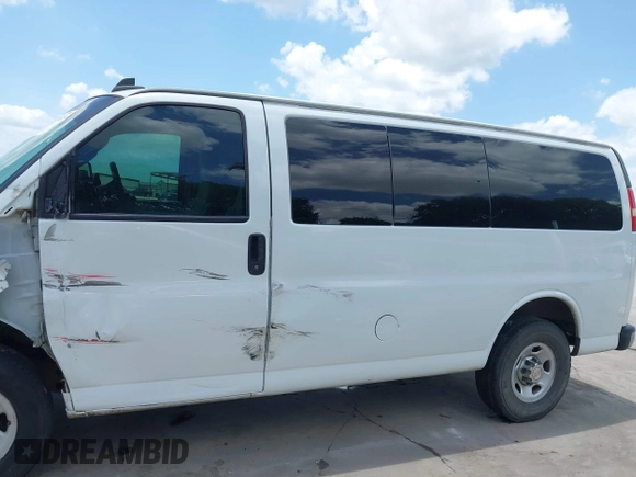 2016 Chevrolet Express Passenger LT с VIN 1GAZGMFG9G1176444, выставлен на аукционе IAAI как лот 42438135 с пробегом 151 202 миль миль и . История ставок и продаж доступна на DreamBid. Изображение 15.
